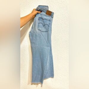 Levi's Women's Light Blue Straight Leg Jeans